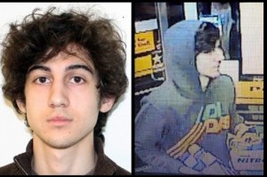Esta combinación de fotografías proveída por el FBI, muestra a uno de los sospechosos del ataque con bombas contra el Maratón de Boston.