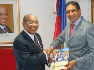 foto embajador haiti