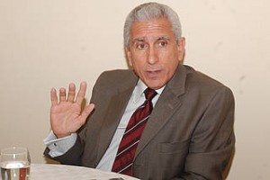 Esquea Guerreo declina sus aspiraciones a Presidencia PRD; convoca comisión consultiva