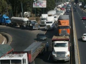 MOPC prohíbe tránsito vehículos pesados durante festividades navideñas