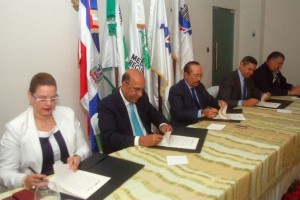  Medio Ambiente firma acuerdo  con varias entidades  para incrementar competitividad