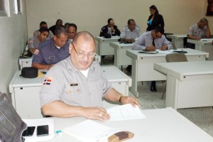 Interior y Policía evalúa 2,300 oficiales de la Policía para fines de ascenso