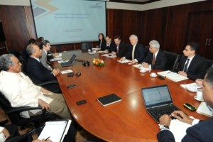 Misión FMI se reúne con directivos de la CDEE; revisan situación y perspectivas del sector