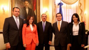 Jóvenes empresarios visitan al presidente Danilo Medina