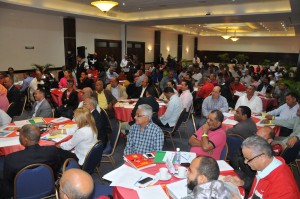 (foto) SANTIAGO.- Vista de los asistentes al seminario celebrado este domingo en esta ciudad.-