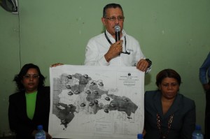 Diomedes Rojas detalla el mapa oficinas Mantenimiento Escolar de MINERD