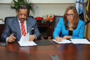 JCE y Pasaportes firman convenio para erradicar falsificaciones de documentos
