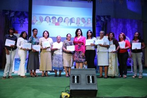 La Vicemandataria premió a 11 madres de Progresando con Solidaridad por poner en práctica los valores.