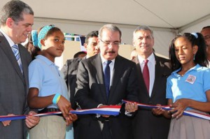Preidente Danilo Medina inaugura 13 escuelas en Moca