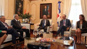Presidente Medina recibe a empresarios industriales de Fecaica