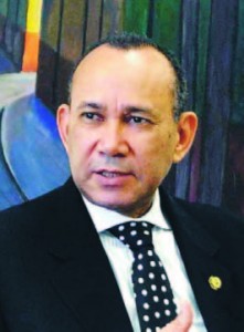 Víctor-Castro-presidente-de-AEIH