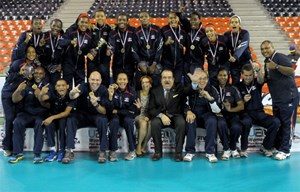 Presidente Medina felicita al equipo voleibol femenino por oro en Sub-20