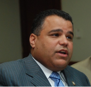 senador tommy galan
