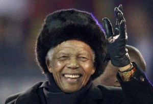 Mandela, nuevamente hospitalizado en Sudáfrica para exámenes de rutina