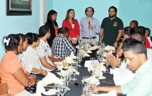 (foto) Encuentro en Mao.-