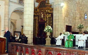 MORALES TRONCOSO SE DIRIGE A LOS REFORMISTAS EN LA CATEDRAL.