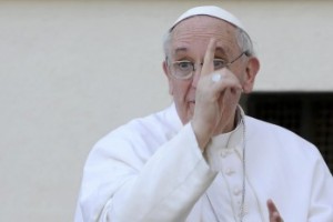 papa Francisco ante multitud