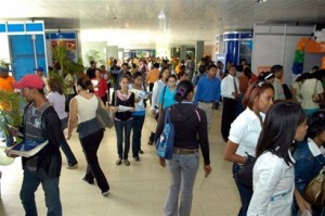 uasd-realiza-la-primera-feria-de-empleo-para-estudiantes1