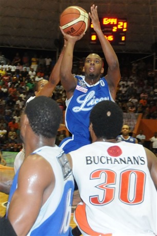 Titanes del Licey vence a los Indios e igualan 2-2 la serie final LNB