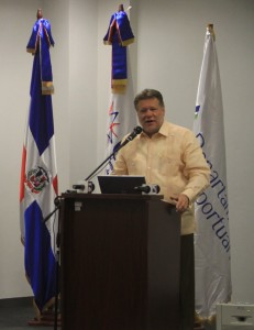 Arístides Fernández Zucco, Director Ejecutivo Departamento Aeroportuario