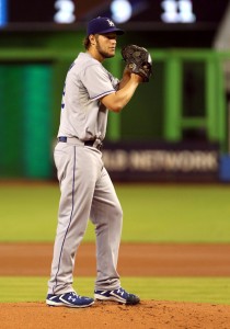 Kershaw lanza una joya y aporta con su bate en triunfo Dodgers