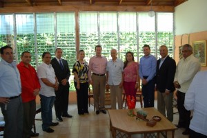 SANTIAGO.- Los miembros de la Comision Reencuentro con el PRSC en una de las visitas a hicieron a dirigentes reformistas distranciados del partido.