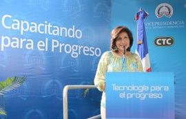 Vicepresidenta inaugura Centro Tecnológico Comunitario en Barahona