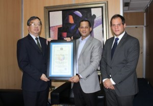 Entregan reconocimiento a embadador de Taiwan.-1