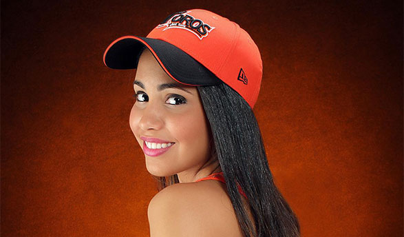 Mariella Peña, nueva madrina de los Toros del Este Los Toros del Este eligieron a Mariella Matar Peña como su nueva madrina para el próximo torneo de bèisbol invernal 2013-2014 Con 18 años de edad, Mariella es hija del ingeniero Ricardo Matar Camasta y la doctora Socorro Peña de Matar. Es una estudiante meritoria del colegio Abraham Lincoln en La Romana, cursando actualmente el 4to de bachillerato. Entre sus notables logros a pesar de su corta edad, Mariella ha obtenido el 1er lugar tres años consecutivos en las Olimpíadas Nacionales de Matemáticas en sus versiones 2011, 2012 y 2013. Tuvo la distinción de representar a la República Dominicana en la XIII Olimpíadas de Matemáticas de Centroamérica y El Caribe celebradas en Guadalajara, México. Igualmente en abril de este año alcanzó el 1er lugar en la Olimpíada Distrital de Química, auspiciada por el Ministerio de Educación.
