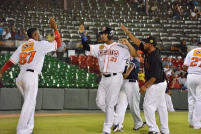 Gigantes del Cibao apabullan 11-3 a los Leones del Escogido