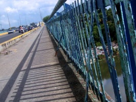 Obras Públicas cerrará esta noche el puente de la 17 por reparación
