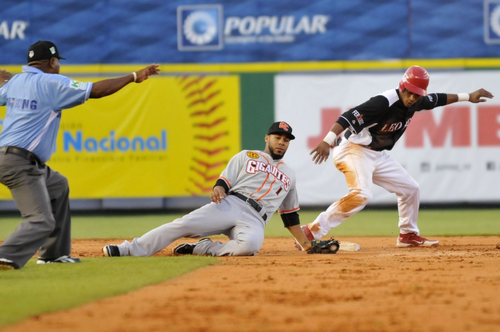 Leones dominan a los Gigantes; Águilas vencen a las Estrellas y Licey blanquea a los Toros