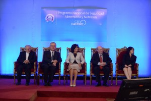 La vicepresidenta Margarita Cedeño de Fernández encabezó el acto de lanzamiento del programa Cero Hambre