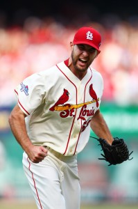 Wacha guía a los Cardenales a su segunda victoria en Serie de Campeonato