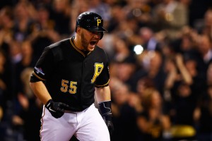 Piratas vencen a Cincinnati y avanzan a la serie divisional