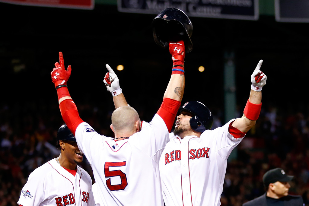 ¡Se viste de héroe! Victorino conecta grand slam y lleva a Boston a Serie Mundial