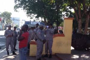 foto policias la romana