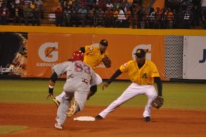 Hernández remolca cinco y Tigres consiguen cuarta victoria seguida; Leones quitan invicto a las Águilas, Gigantes ganan primero
