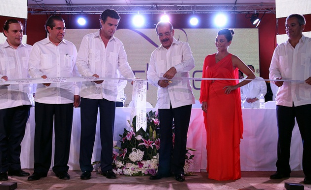 Presidente Medina inaugura moderno complejo hotelero en Uvero Alto
