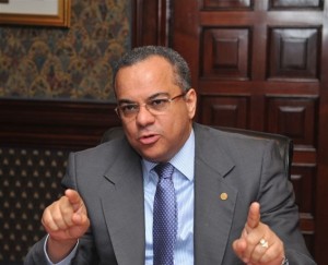 Moscoso Segarra dice delincuencia no persigue competir con el Gobierno, sino utilizarlo	