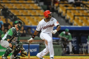 Leones se quedan solos en primero 