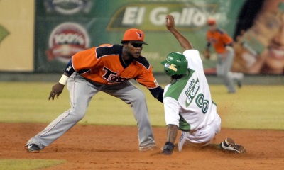 Toros doblegan a las Estrellas; Lagares decide triunfo de Águila sobre Gigantes