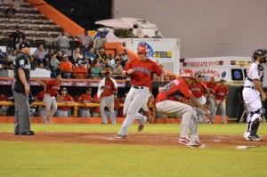 Polanco guía triunfo de Leones ante Gigantes 