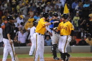 Águilas dan paliza los Tigres; producen un cuádruple empate en primer puesto del RR