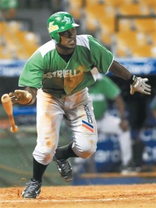 Estrellas ganan tercer juego en línea