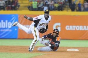 Toros vencen a las Águilas