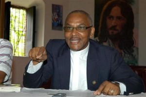 Sacerdote Fray Santiago Bautista tilda de “fresco” pedido de Vargas Llosa