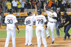 Pérez remolca cuatro en triunfo de Águilas sobre Tigres