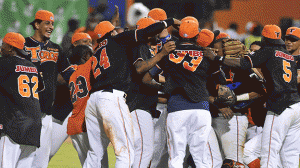 Rogers decide con HR victoria de Toros