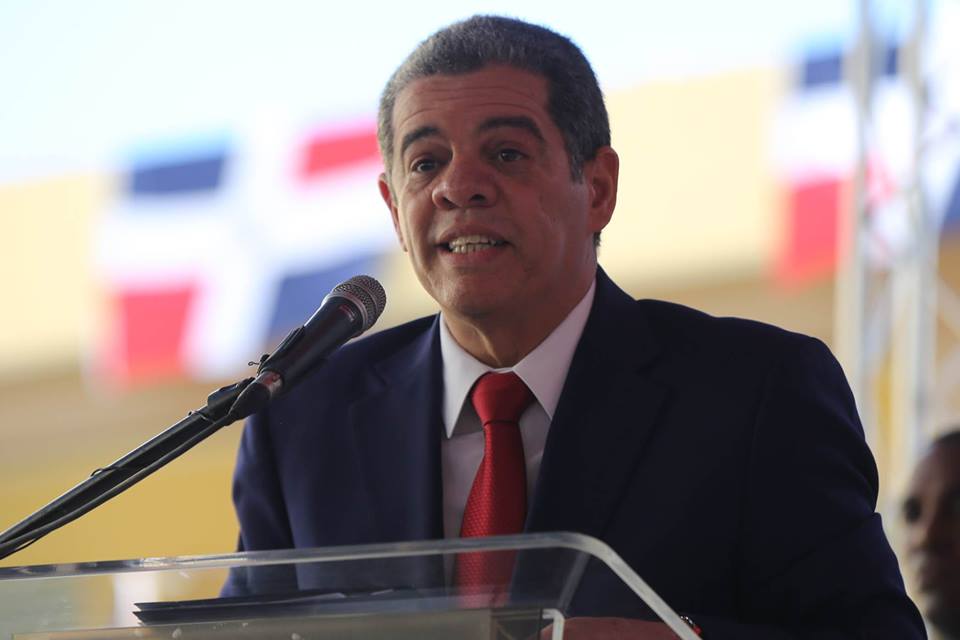 Ministro de Educación dice elevar calidad de la educación es prioridad del gobierno